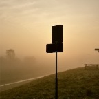 20150410 Mistig zonnetje achter het bord