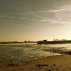 20150421 Nevel stijgt op uit het water