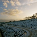 20141229 03. De zon gloeit achter de dijk