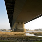 20110327_2 Onder de brug bij Ewijk