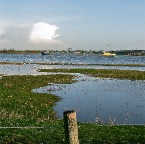 20111230 Blauwe boot in het blauwe water