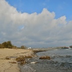 20120318 Goden, verkleed als wolken, scheren over het water