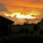 20120523 Voor me deze zonsondergang en achter me onweer