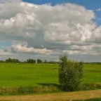 20120912 Wolken als zeppelins boven de uiterwaarden